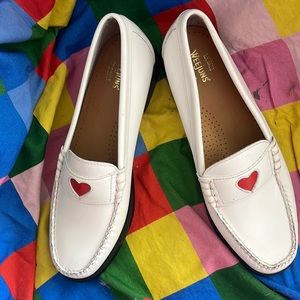 GH Bass White/ Red Heart Leather Loafers 8.5 Never Worn